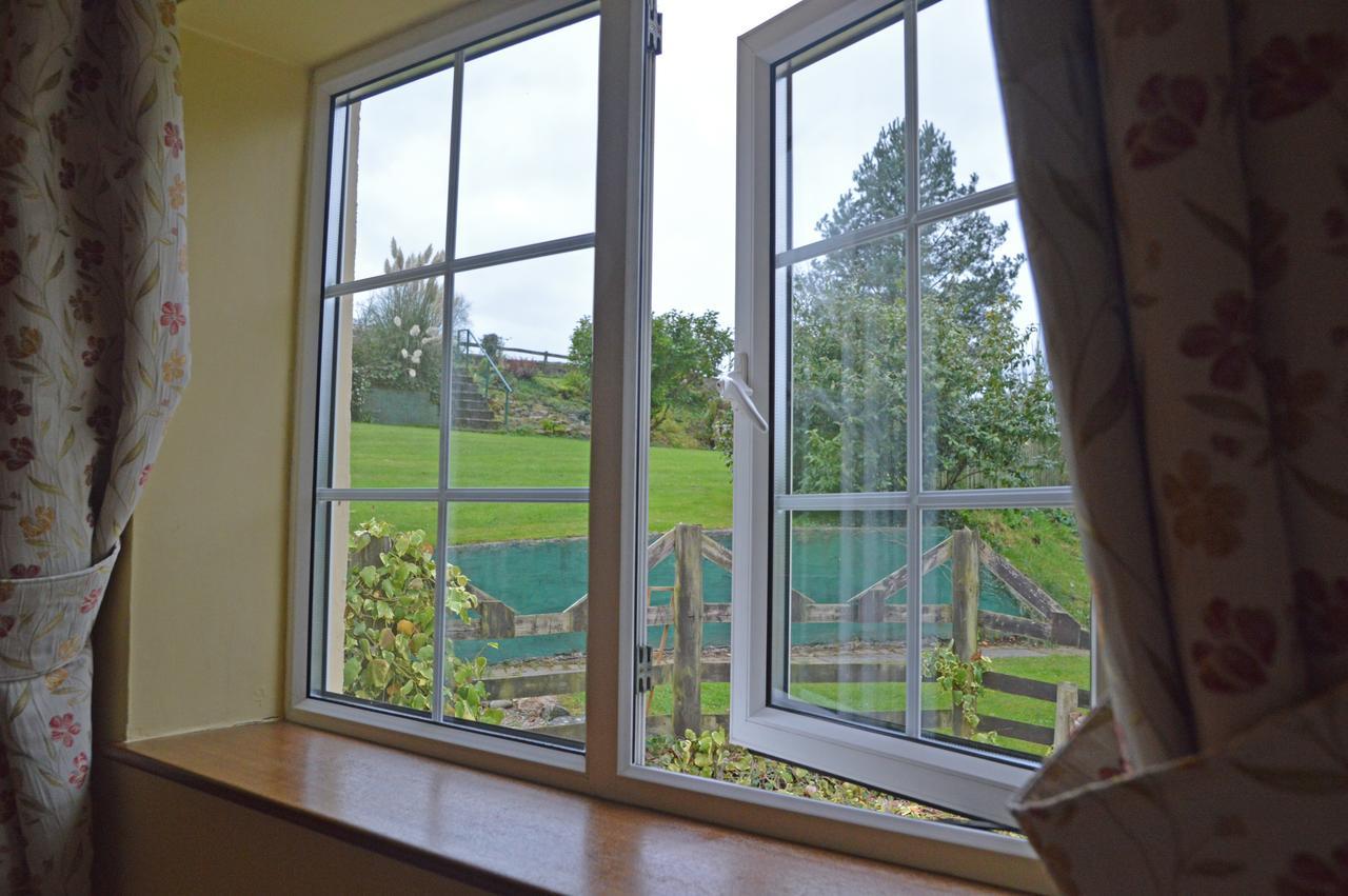 Bryn Hebog Bed & Breakfast Carmarthen Exterior photo